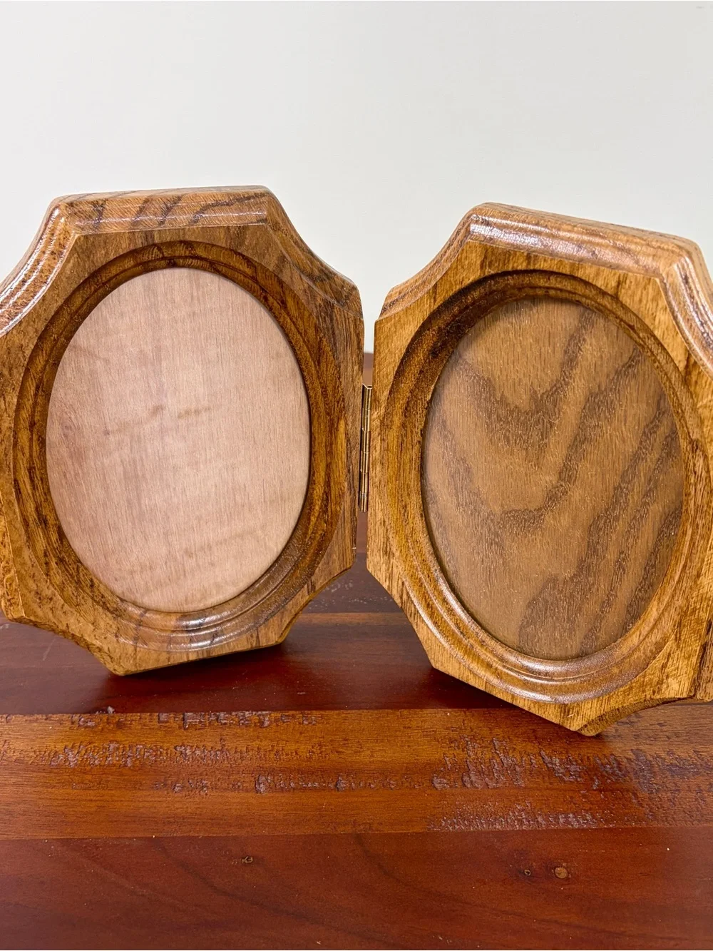 1987 Solid Oak Double Photo Frame for 5x7s.